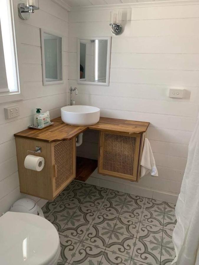 The Wandering Duck - Heritage Tiny House Strahan Exteriör bild