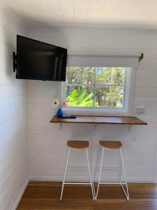 The Wandering Duck - Heritage Tiny House Strahan Exteriör bild